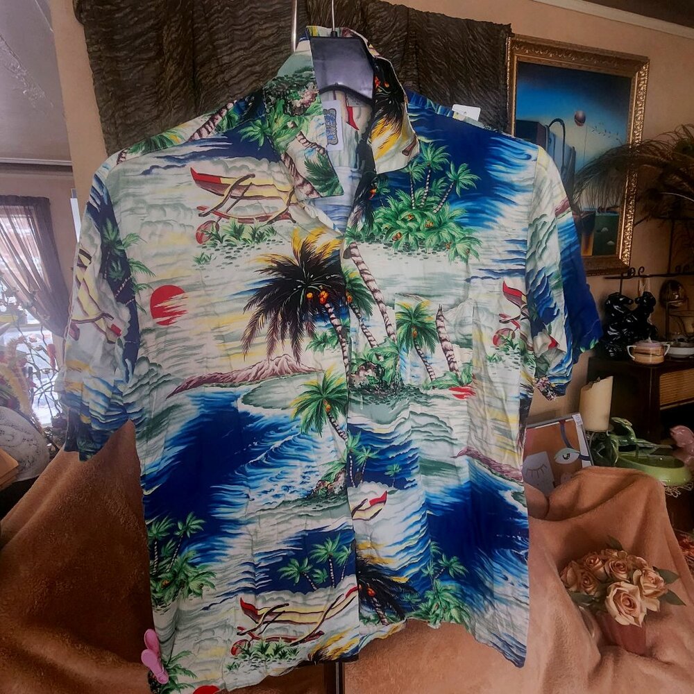 A24  B'ful vibrant beach shirt w/ boats & coconut trees made by Ocean Current XL